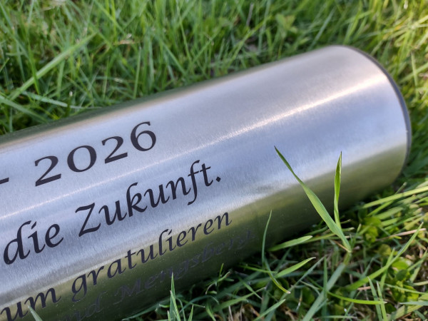 Große_Zeitkapsel_aus_Edelstahl_mit_Gravur_Rund_50_cm.jpg