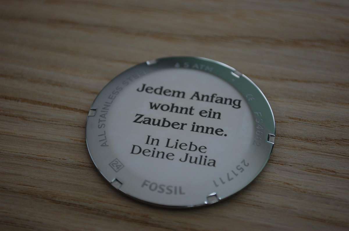 Gravur auf Uhr Kundenmaterial Kreative Lasergravuren