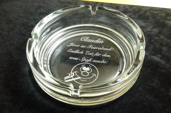 Gravur auf Aschenbecher Kundenmaterial